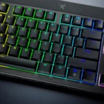 ⁦RAZER BLACKWIDOW V4 LOW-PROFILE TENKEYLESS HYPERSPEED – מקלדת מכנית אלחוטית⁩ – תמונה ⁦5⁩