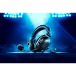 ⁦אוזניות RAZER BLACKSHARK V2 PRO FOR PLAYSTATION בצבע שחור⁩ – תמונה ⁦2⁩