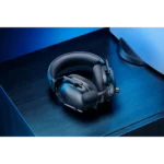 ⁦אוזניות RAZER BLACKSHARK V2 PRO FOR PLAYSTATION בצבע שחור⁩ – תמונה ⁦3⁩