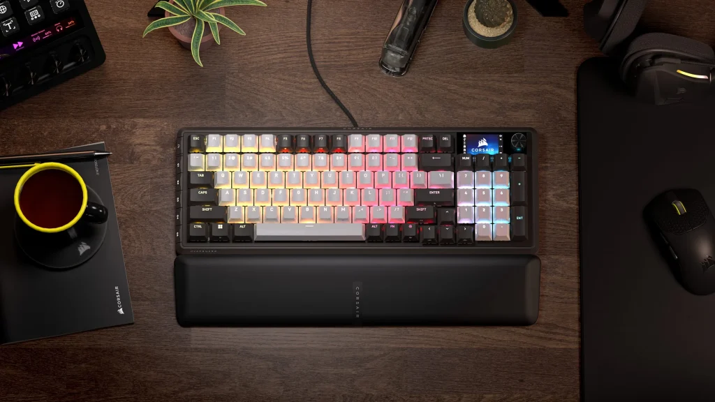 שדרגו את חוויית המשחק והיצירה עם Corsair Vanguard 96
