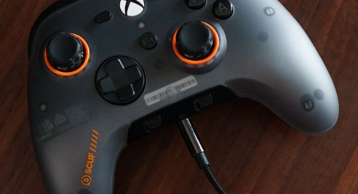 מותאם ל‑Xbox ומתאים גם ל‑PC