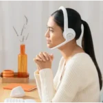 ⁦אוזניות אלחוטית ZONE 300 בצבע OFF-WHITE מבית LOGITECH⁩ – תמונה ⁦6⁩