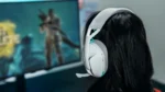 ⁦אוזניות אלחוטיות דגם G321 בצבע לבן מבית LOGITECH⁩ – תמונה ⁦2⁩